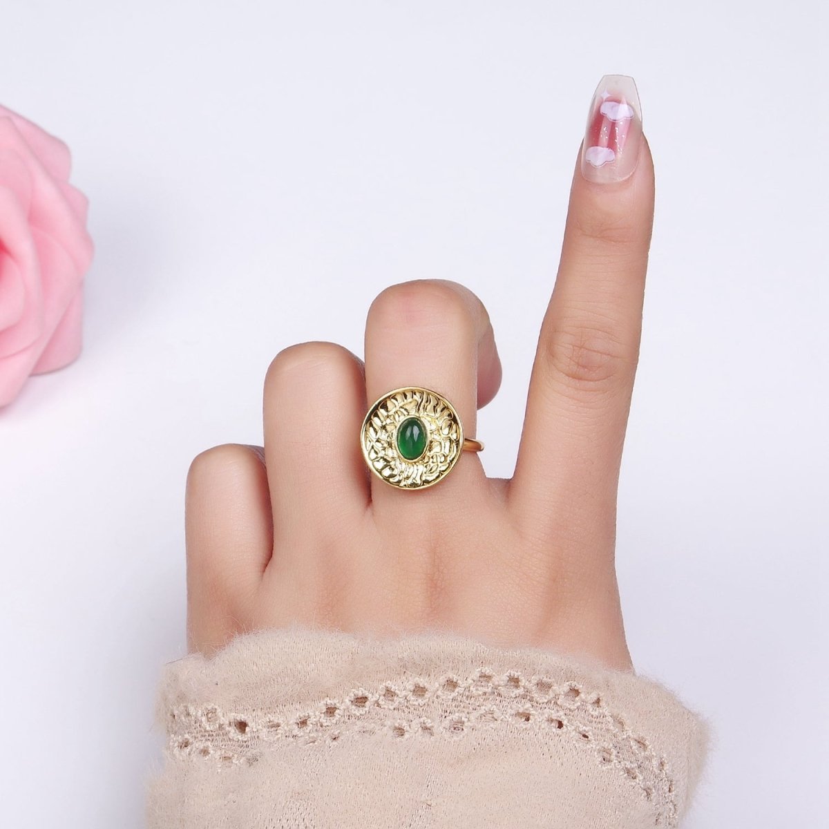 14K Gold Filled Green Prehnite Oval Abstract Hammered Round Ring | O1345