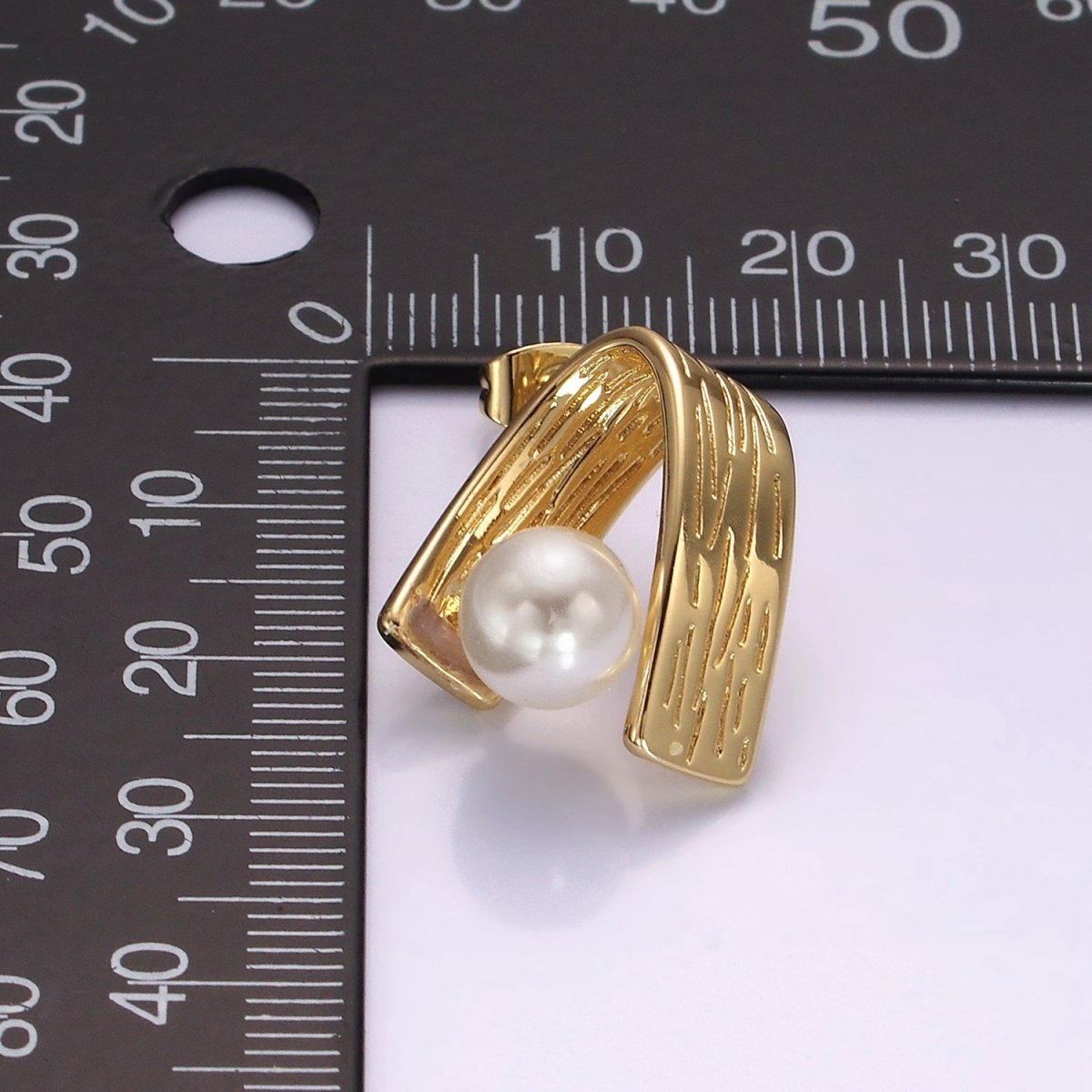 14K Gold Filled Line-Textured Curved Folded Band Pearl Stud Earrings Set | AE956