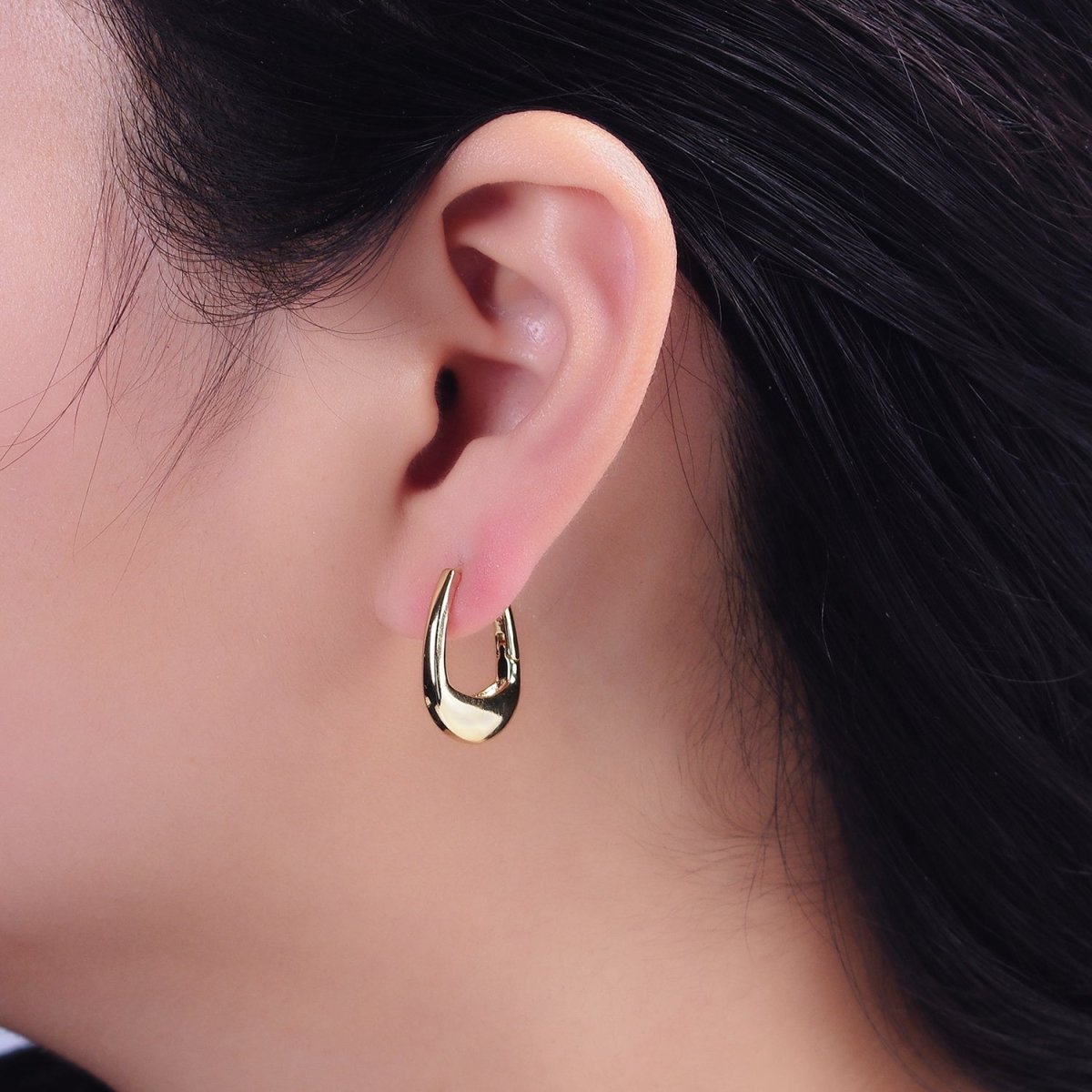 14K Gold Filled Oblong Thin Dome Geometric Hoop Earrings | AE590