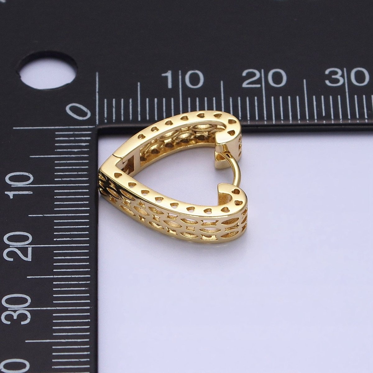 14K Gold Filled Oval Filigree Heart Geometric Huggie Earrings | AB1532