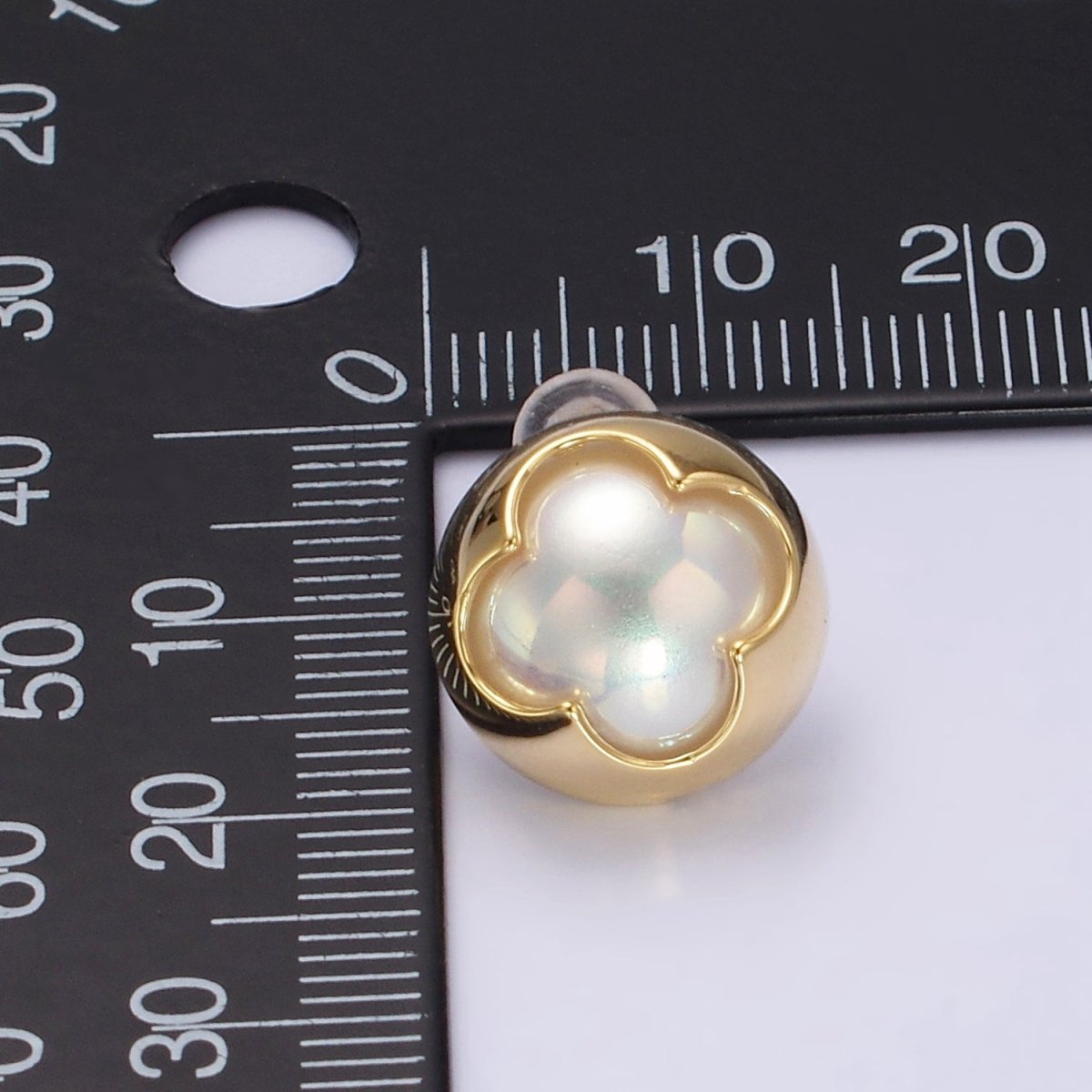 14K Gold Filled Pearl Iridescent Quatrefoil Bezel Round Stud Earrings in Gold & Silver | V264