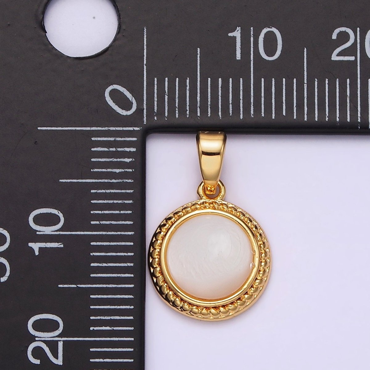 14K Gold Filled Shell Pearl Braided Bezel Round Pendant | N1796