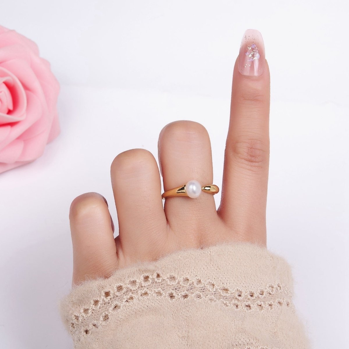 14K Gold Filled Shell Pearl Triple CZ Solitaire Ring | O1316