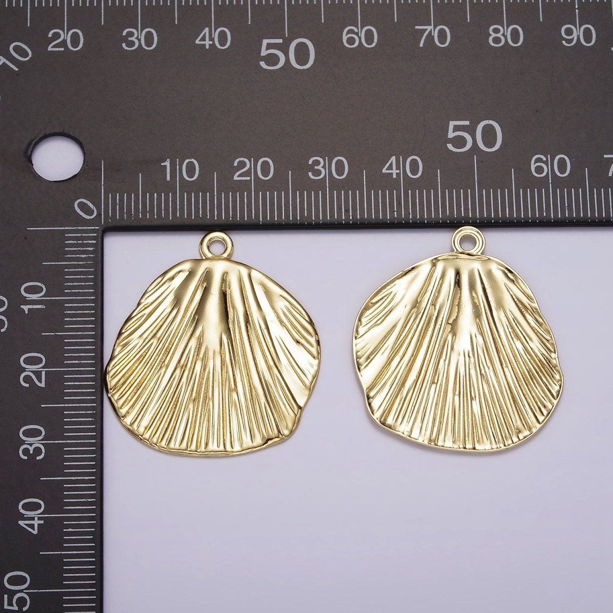 14K Gold Filled Sunburst Hammered Lined Round Charm | AG546