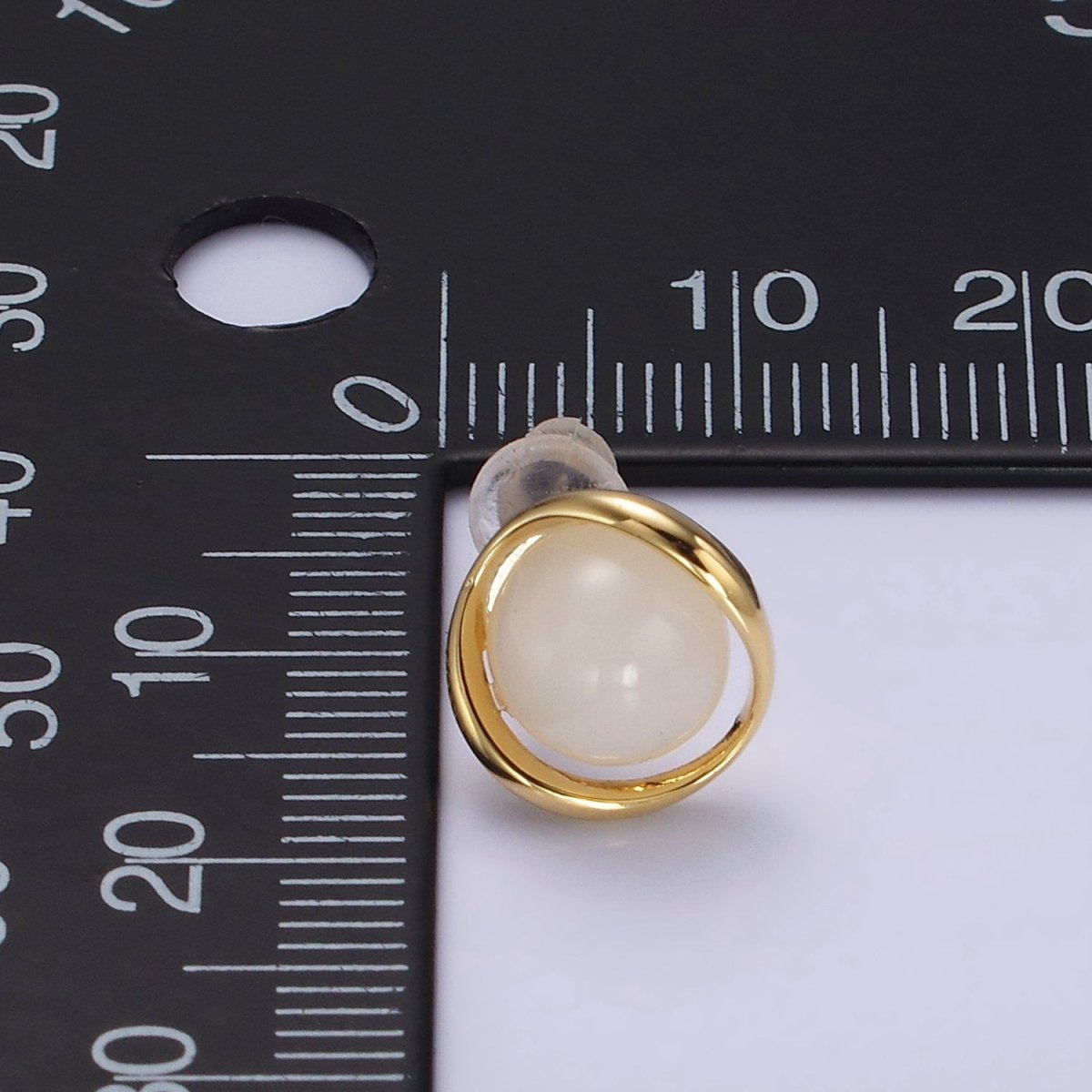 14K Gold Filled White Cat's Eye Open Round Stud Earrings in Gold & Silver | V280