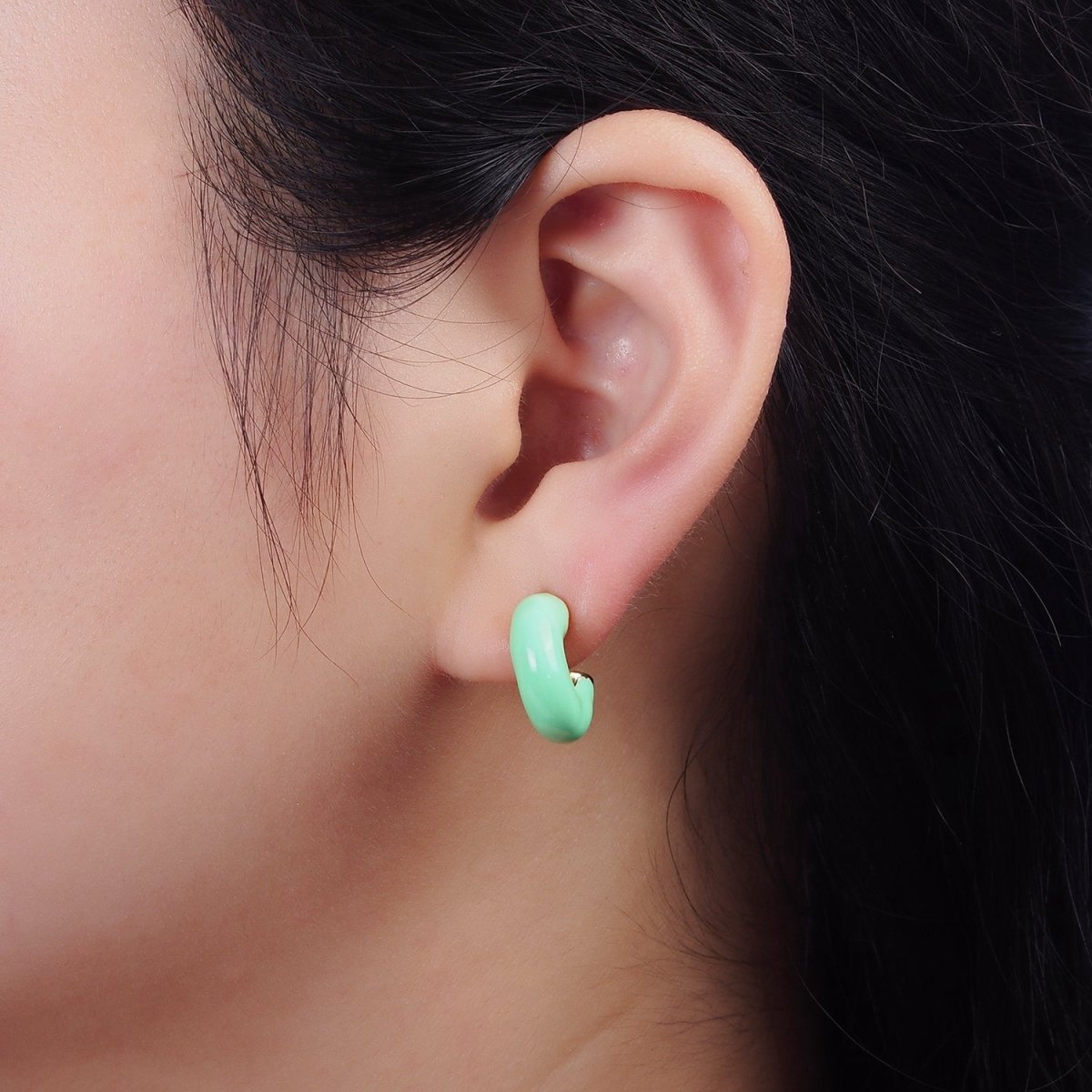 14K Gold Filled White, Green Enamel 22.5mm Chubby C-Shaped Hoop Earrings | AE858 AE859