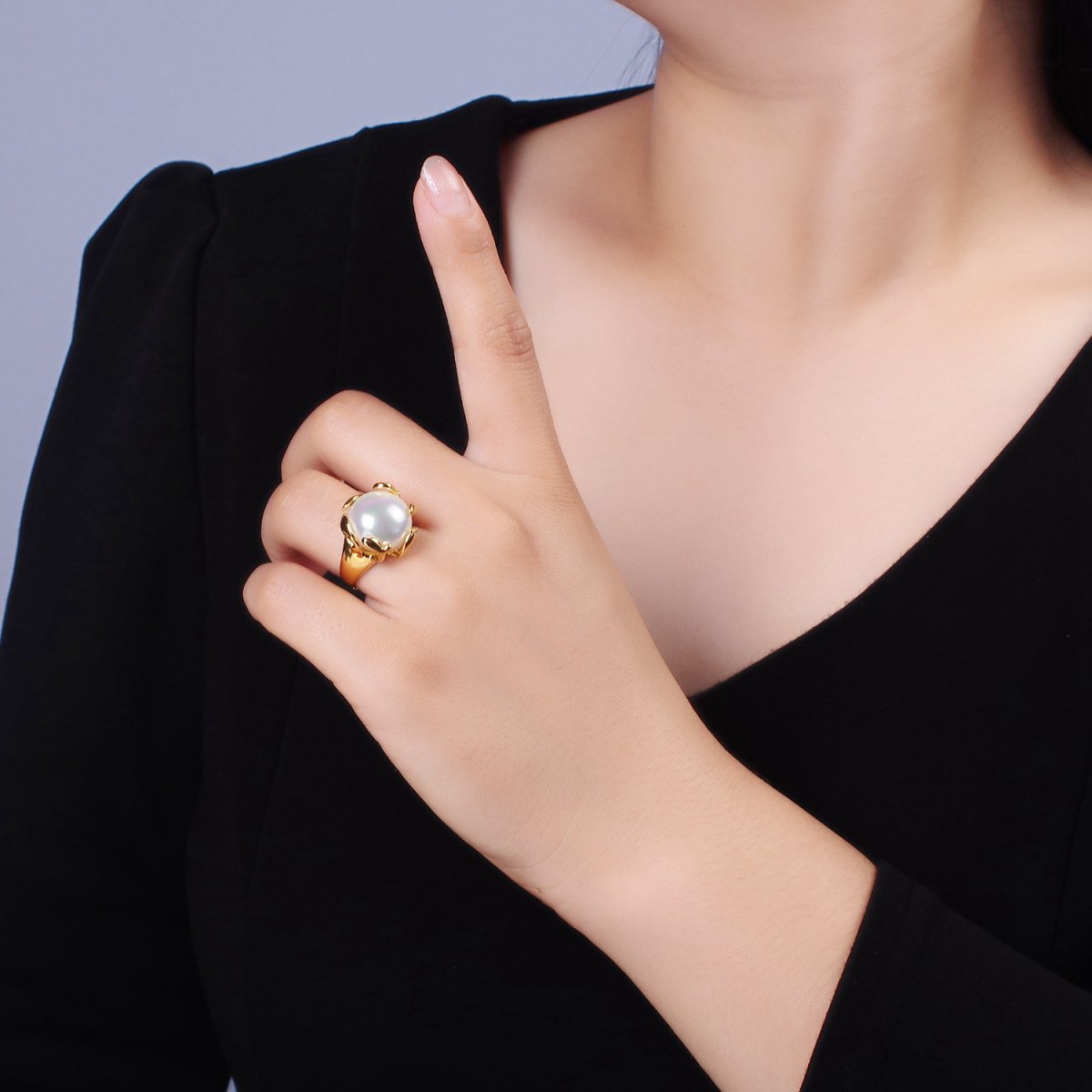 14K Gold Filled White Round Shell Pearl Molten Adjustable Signet Ring | O606