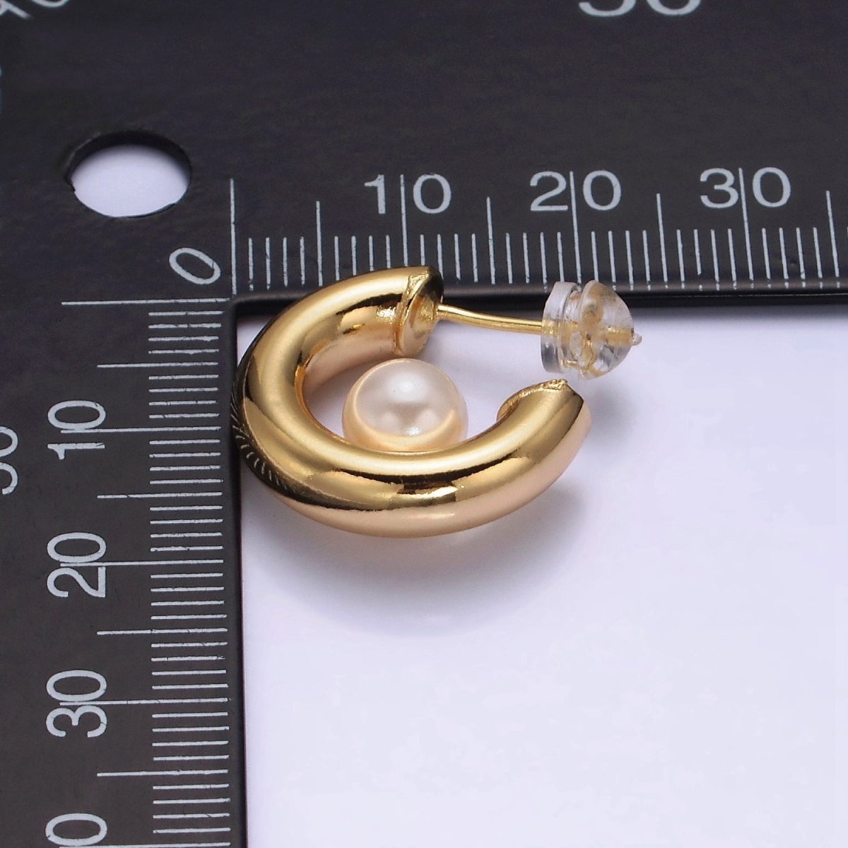 16K Gold Filled 20mm Chubby Round White Pearl C-Shaped Hoop Earrings in Gold & Silver | AE-572 AE-573