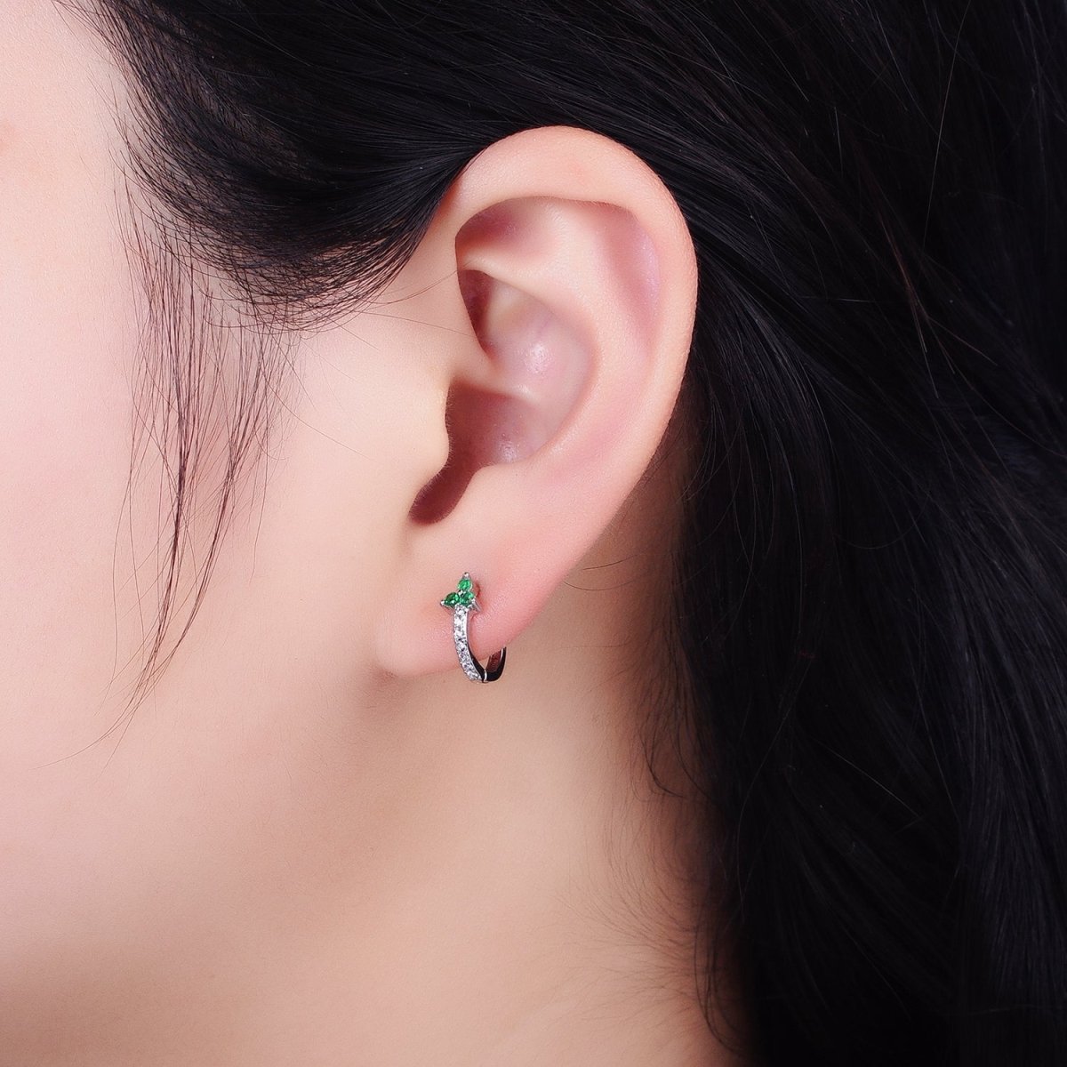 16K Gold Filled Green CZ Triple Flower Arrow Lined 11mm Cartilage Huggie Earrings in Silver | AB658