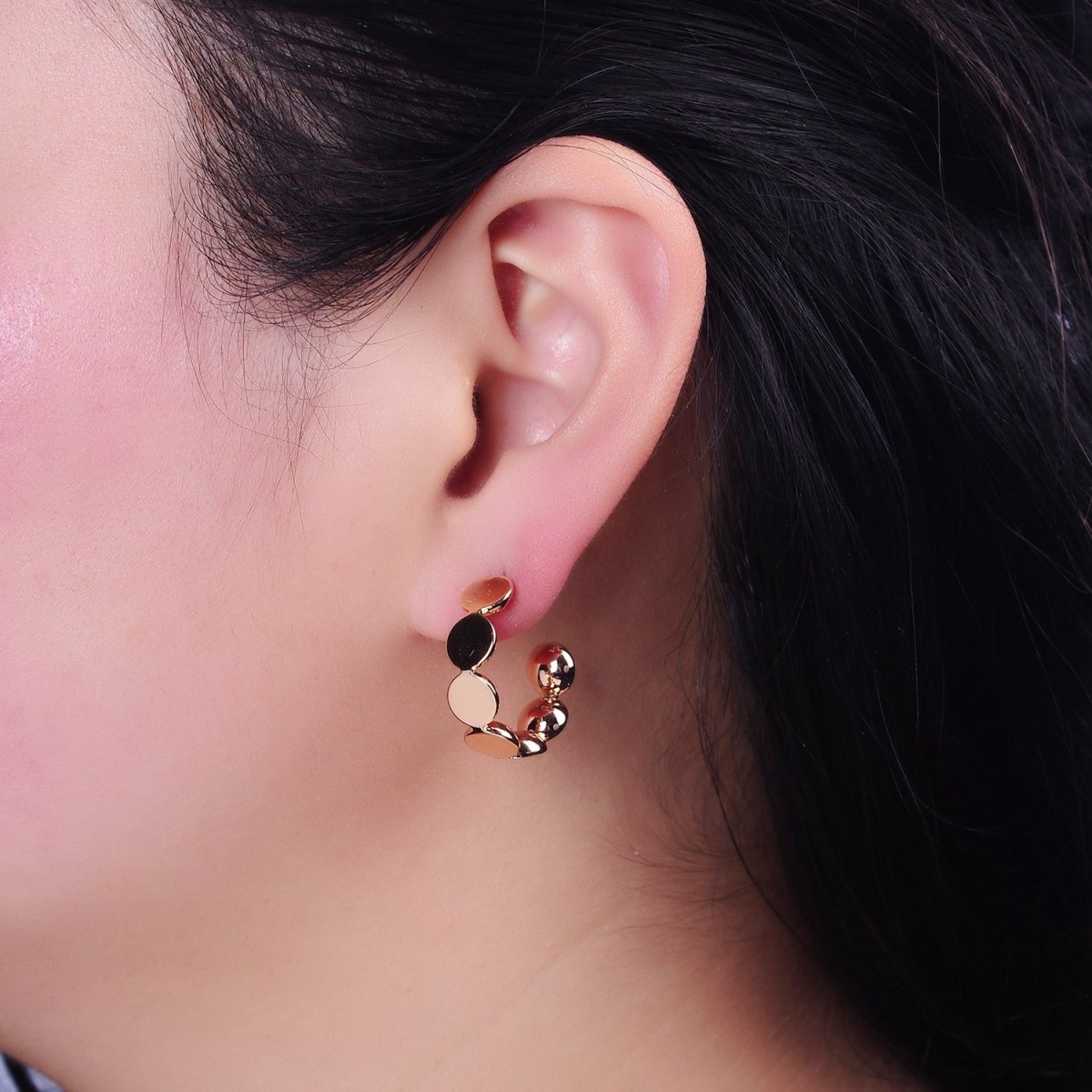 18K Flat Bubble Round Geometric C-Shaped Hoop Earrings | AD1363