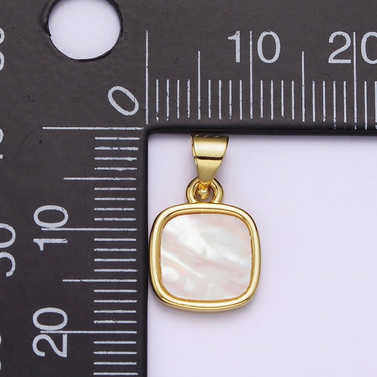 18K Gold Filled 17.5mm White Shell Pearl Square Pendant | AA-554