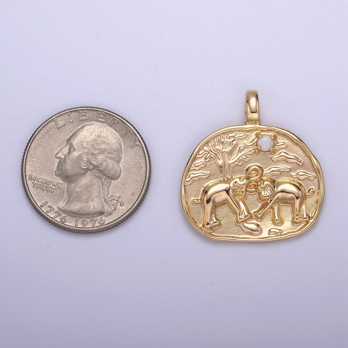 18k Gold Filled Elephant Wild Animal Safari Zoo Medallion Pendant H-418