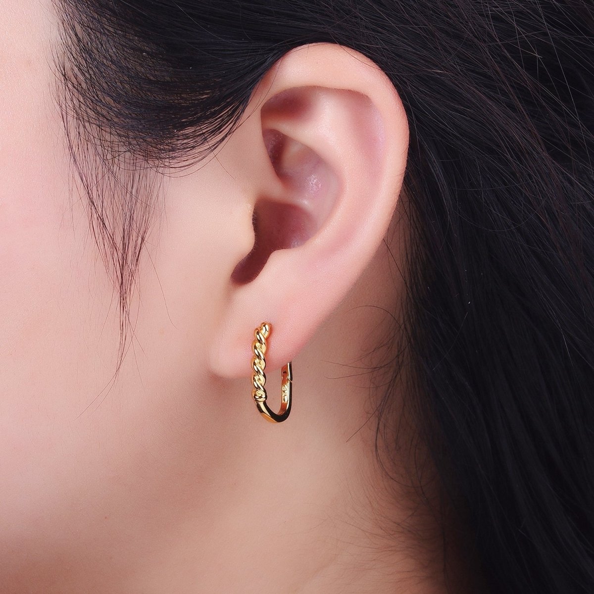 19mm Twisted Rope U-Shaped Oblong Gold Hoop Earrings | AB031