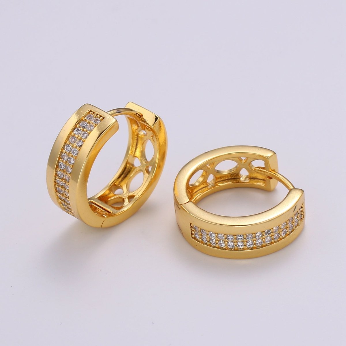 1pair Simple Golden Circle Shape Mini Huggies Earrings CZ Crystal Gold Filled Geometric Casual/Formal Micro Pave Earring Jewelry Q-502