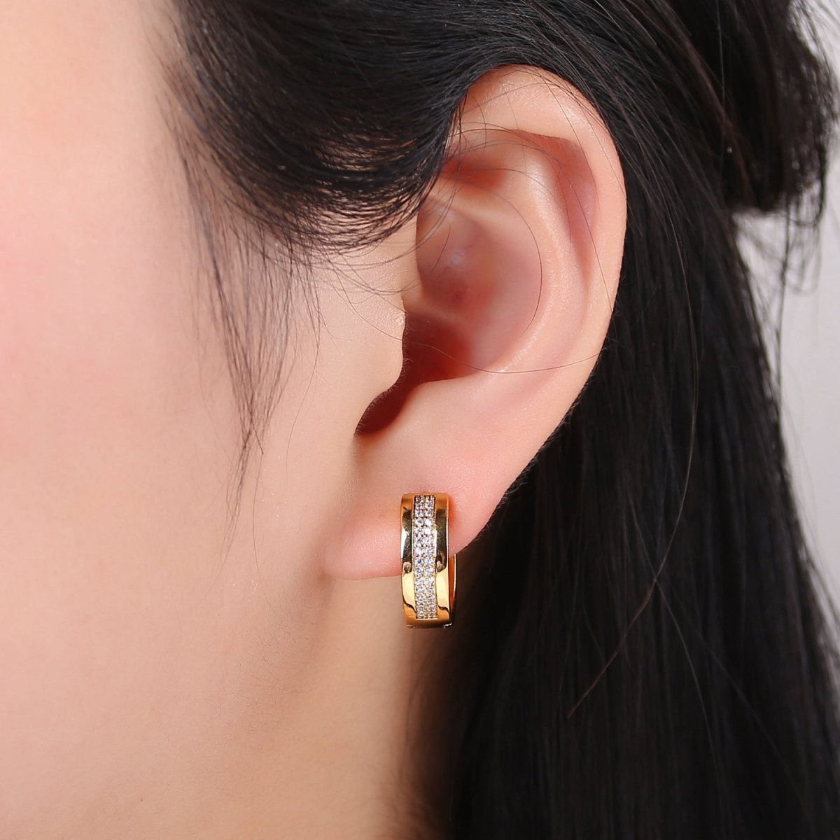 1pair Simple Golden Circle Shape Mini Huggies Earrings CZ Crystal Gold Filled Geometric Casual/Formal Micro Pave Earring Jewelry Q-502