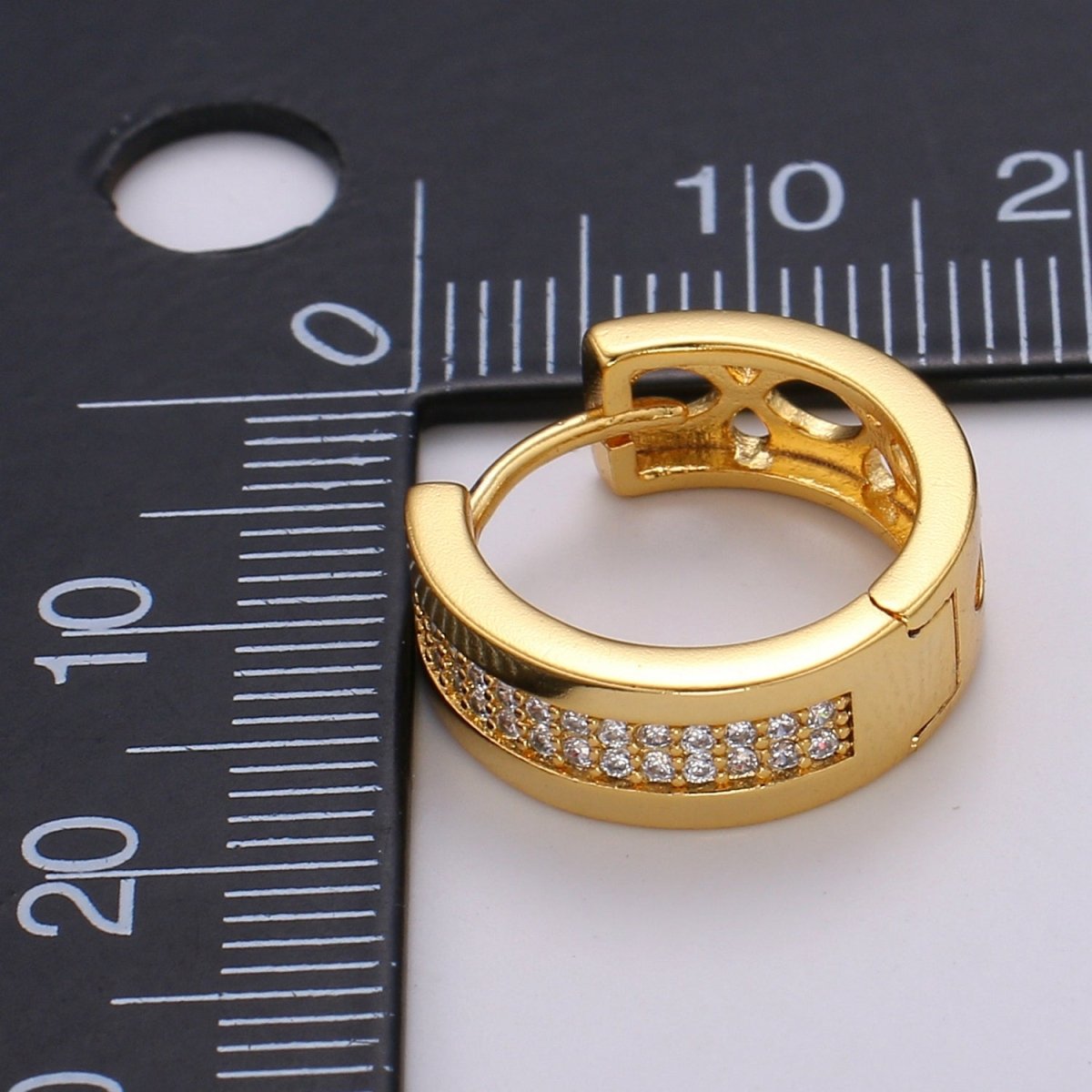 1pair Simple Golden Circle Shape Mini Huggies Earrings CZ Crystal Gold Filled Geometric Casual/Formal Micro Pave Earring Jewelry Q-502