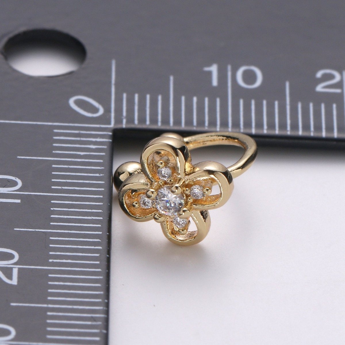 1x Dainty Flower Earcuff Gold Ear cuff cartilage earring no piercing, gold ear cuff, fake piercing, Clover earcuff, Floral ear cuff wrap, AI-082.