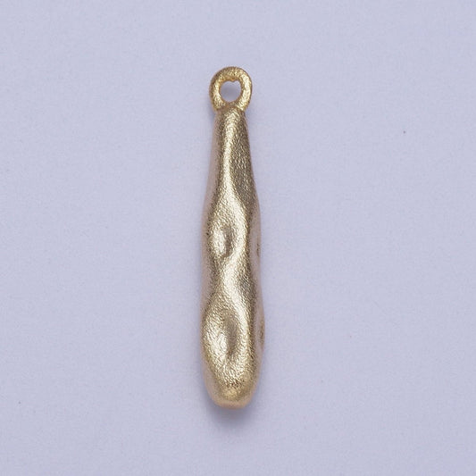 20 Pieces Gold Hammered Long Club Charm | D-574