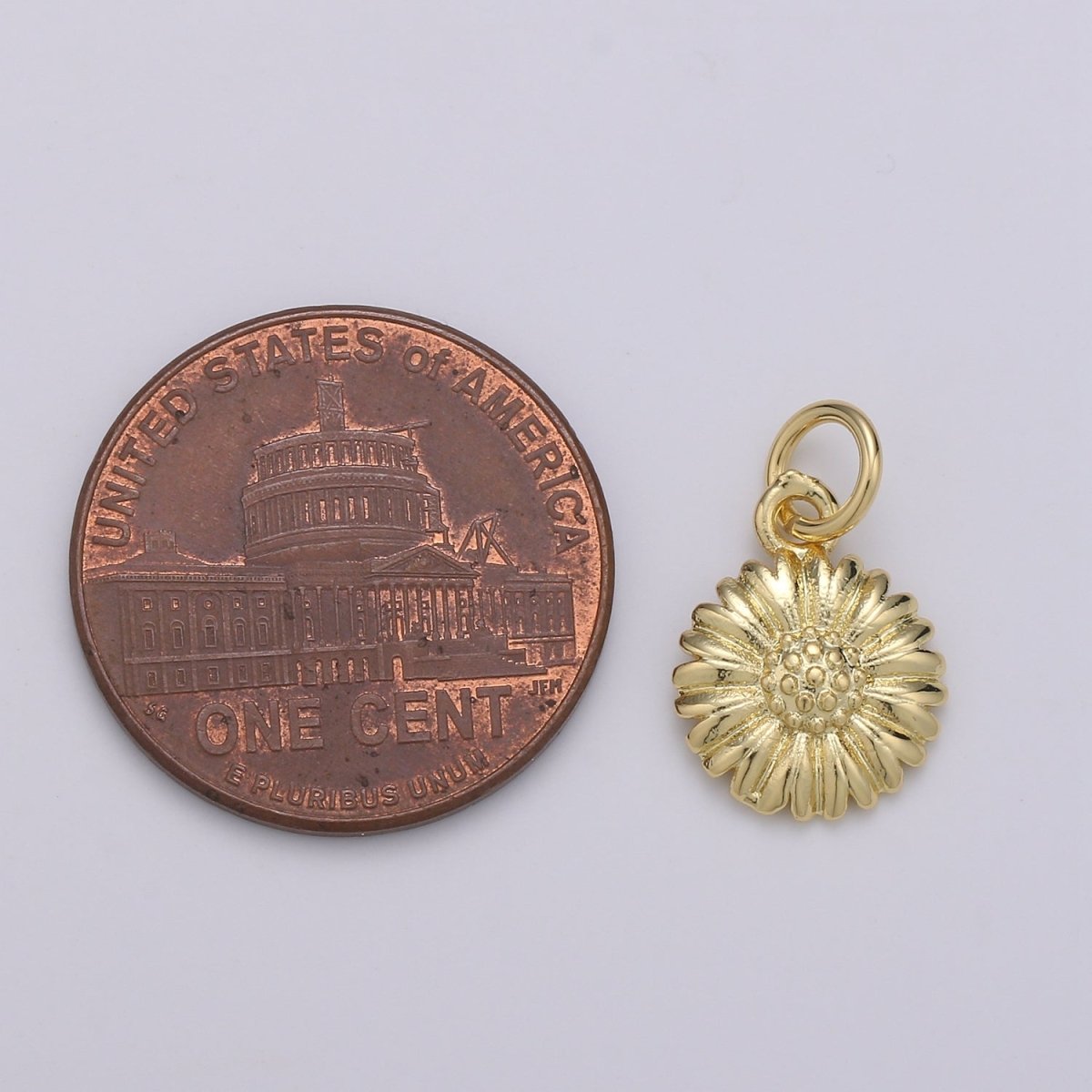 24K Gold Filled Daisy Flower Charm D-919
