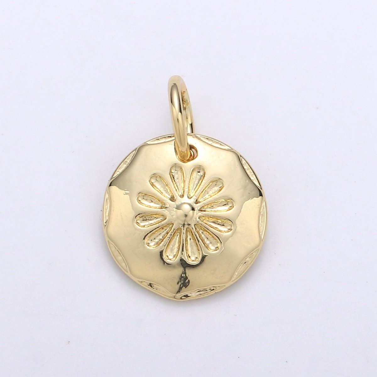 24K Gold Filled Daisy Flower Round Charm E-070