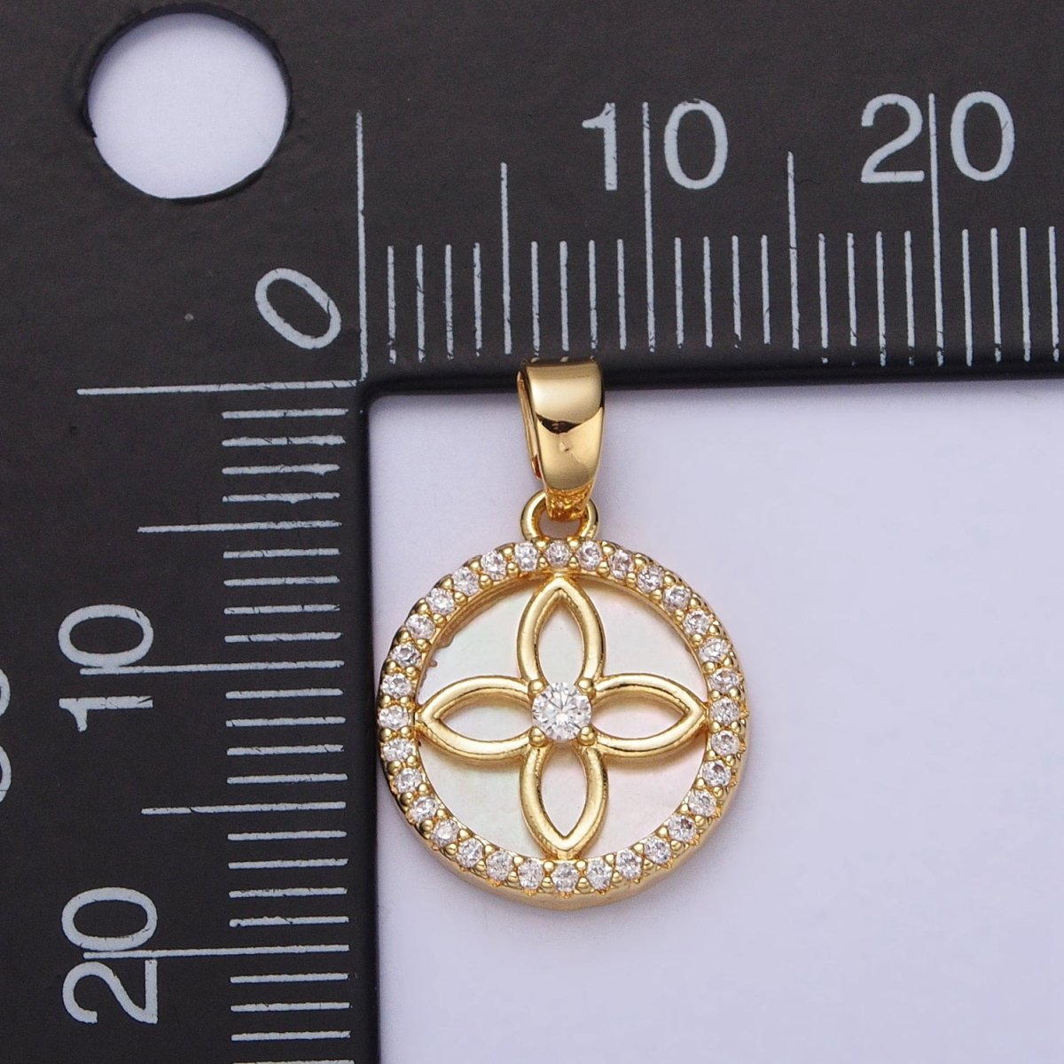 24K Gold Filled Flower Shell Pearl Clear Micro Paved CZ Round Pendant | AA115