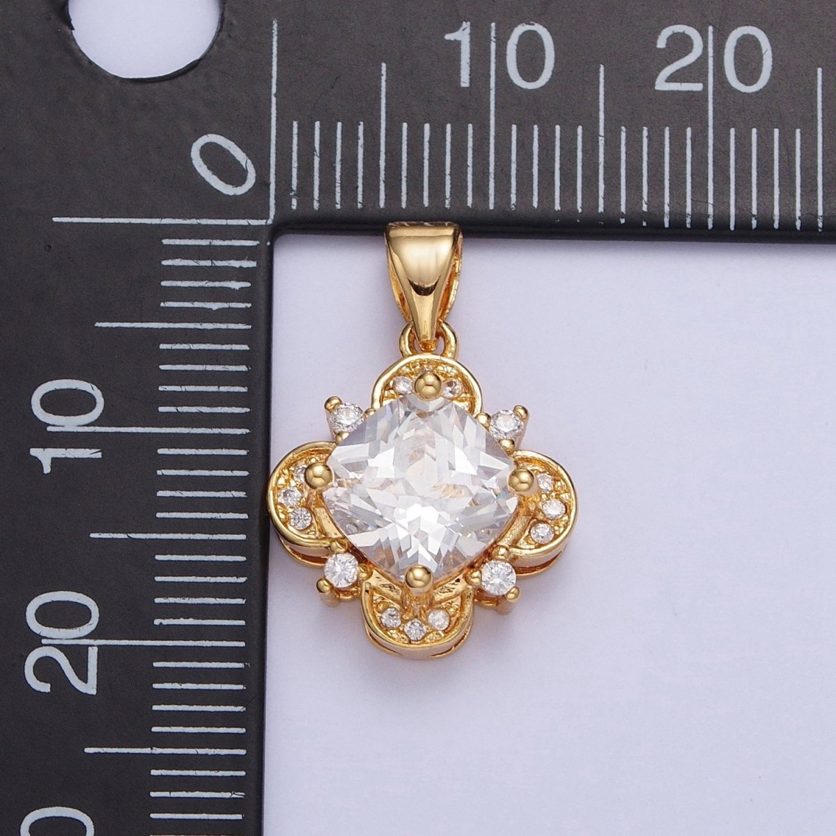 24K Gold Filled Four Leaf Lucky Clover with Clear Cubic Zirconia CZ Pendant For Jewelry Making X-450