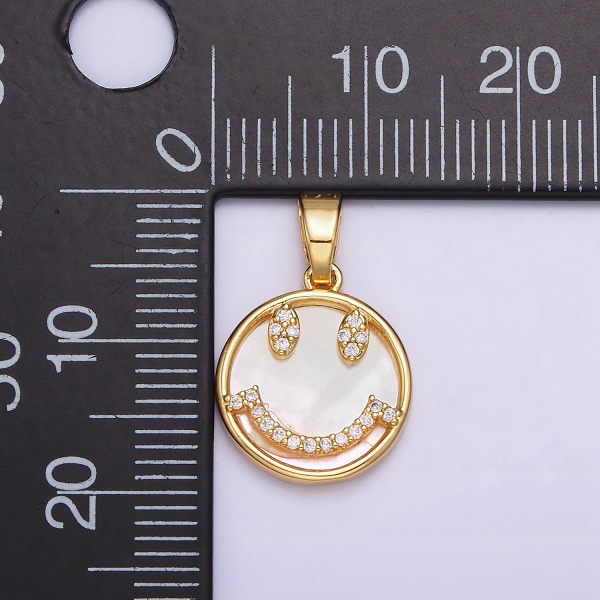 24K Gold Filled Smiley Face Micro Paved CZ Shell Pearl Round Pendant | AA584