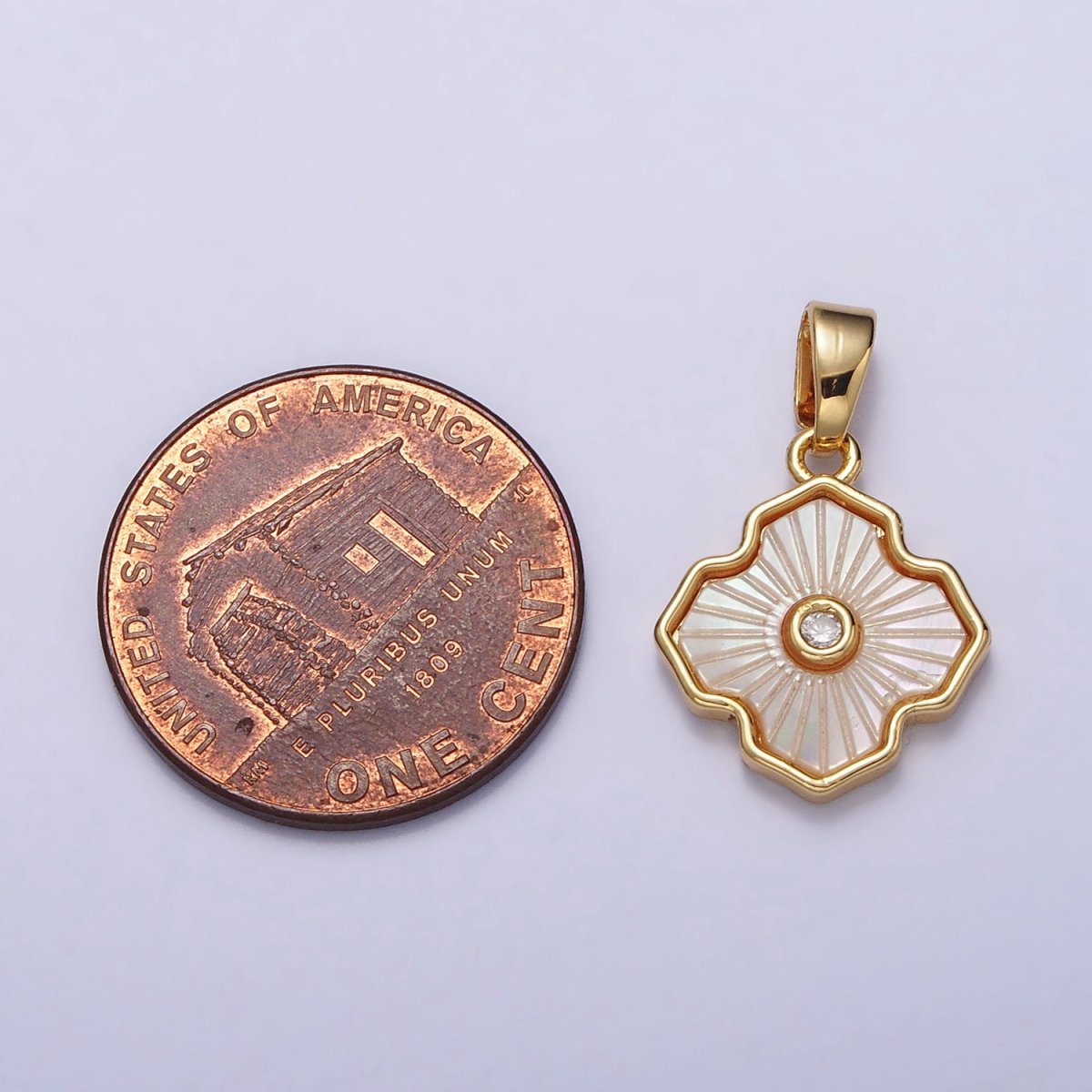 24K Gold Filled Stripped Shell Pearl Flower Clover CZ Geometric Pendant | AA105