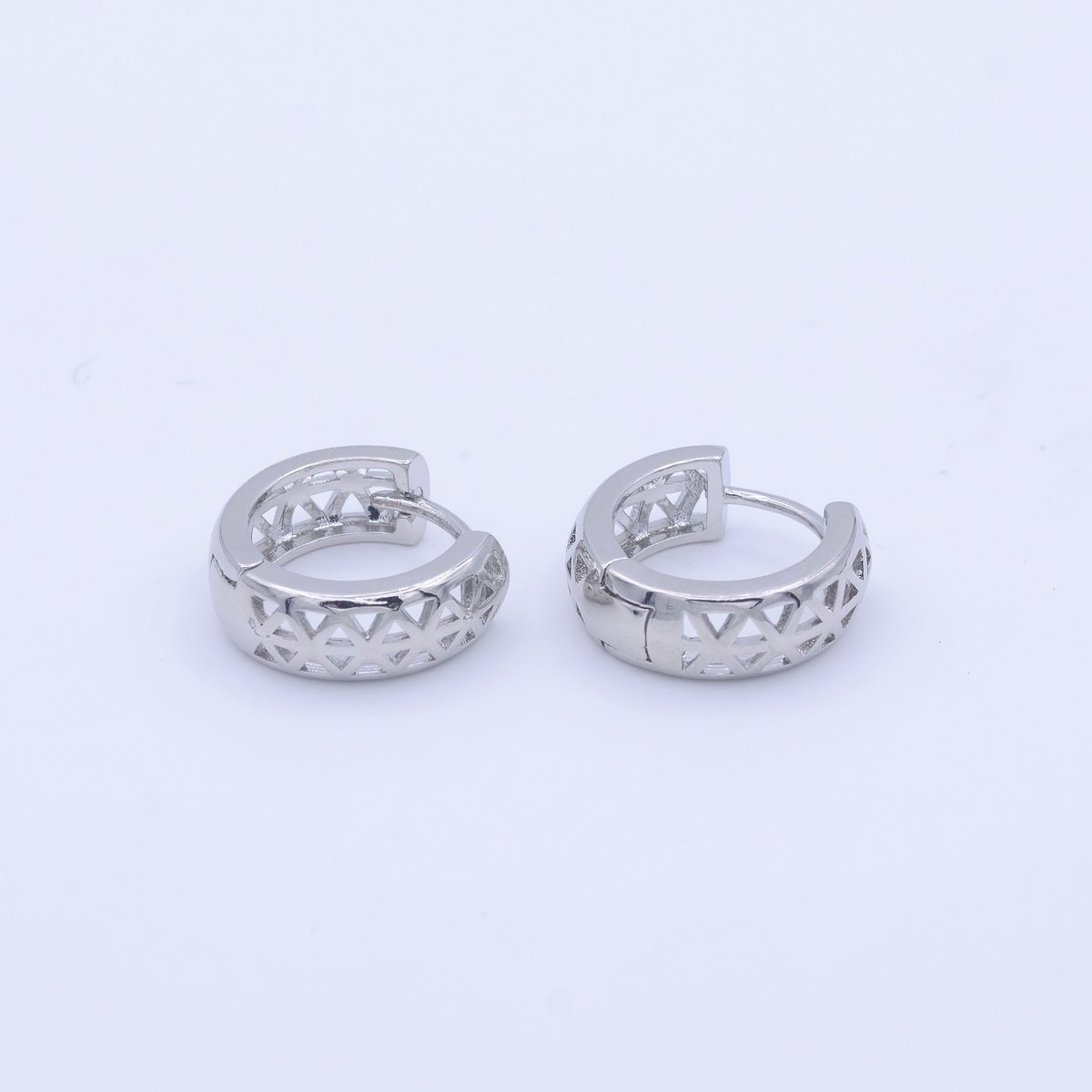 24K Gold Filled Triangle Filigree Huggie Hoop Earrings in Gold & Silver T-040 AD-269