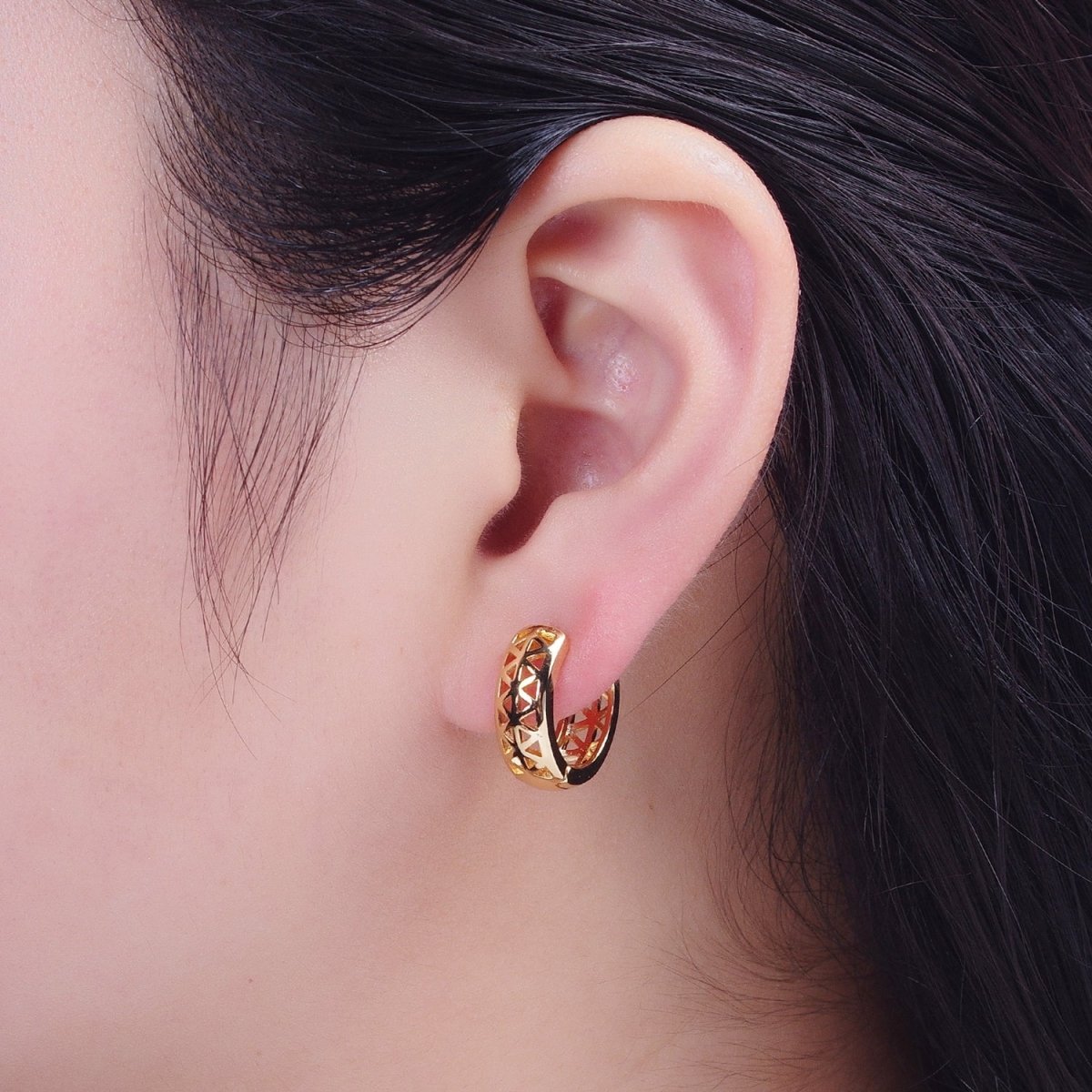 24K Gold Filled Triangle Filigree Huggie Hoop Earrings in Gold & Silver T-040 AD-269