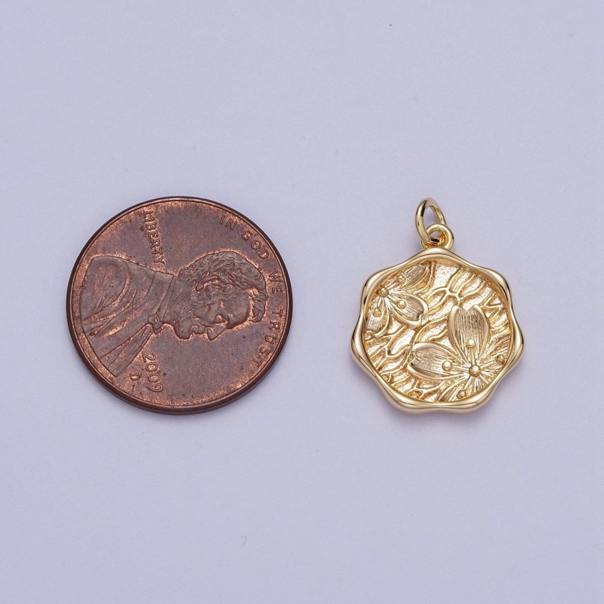 Antique round flower pendant 16K Gold Filled, Simple charm, Earring Bracelet Necklace makings, Jewelry making supplies | X-780