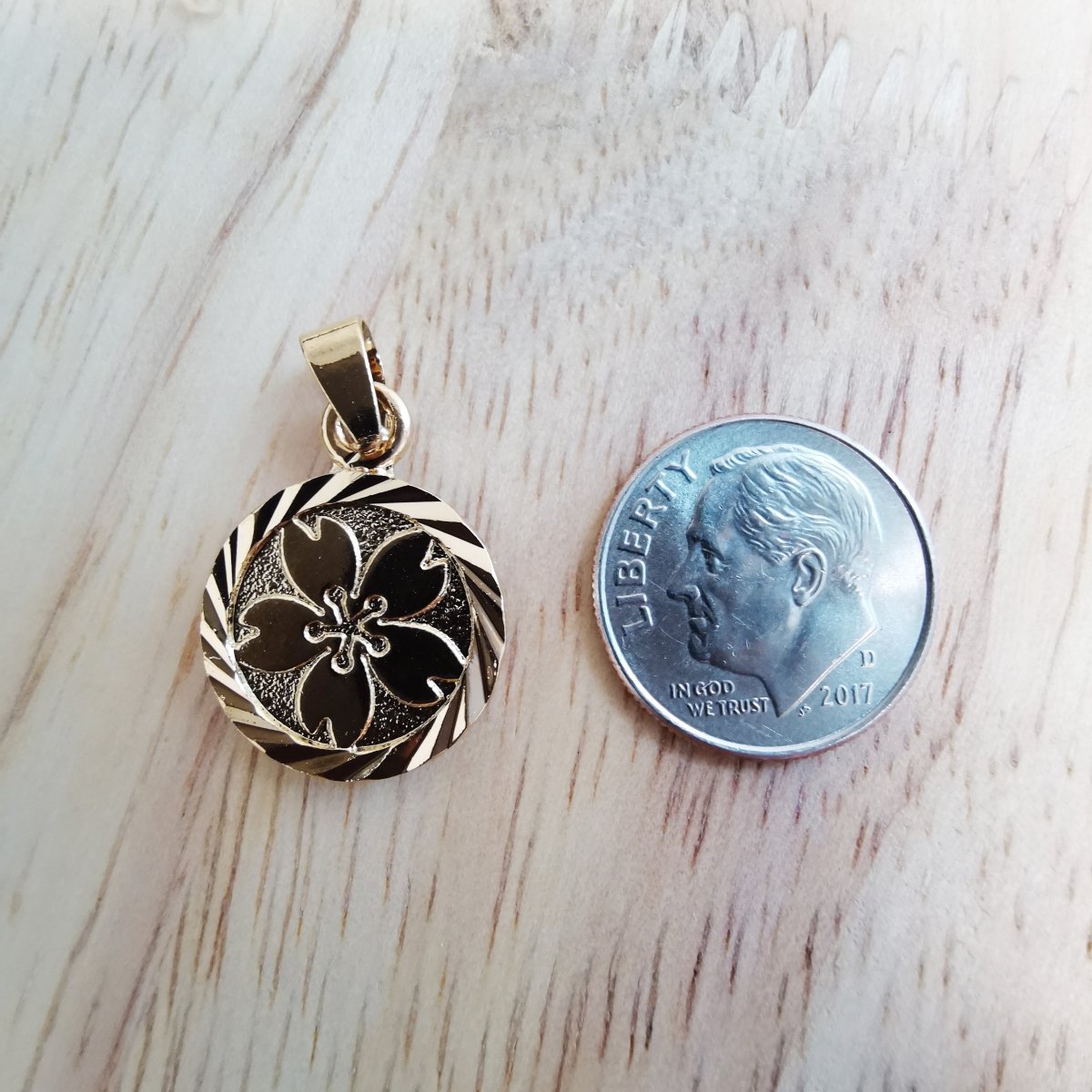 Black Gold Filled Flower Round Pendants I-835