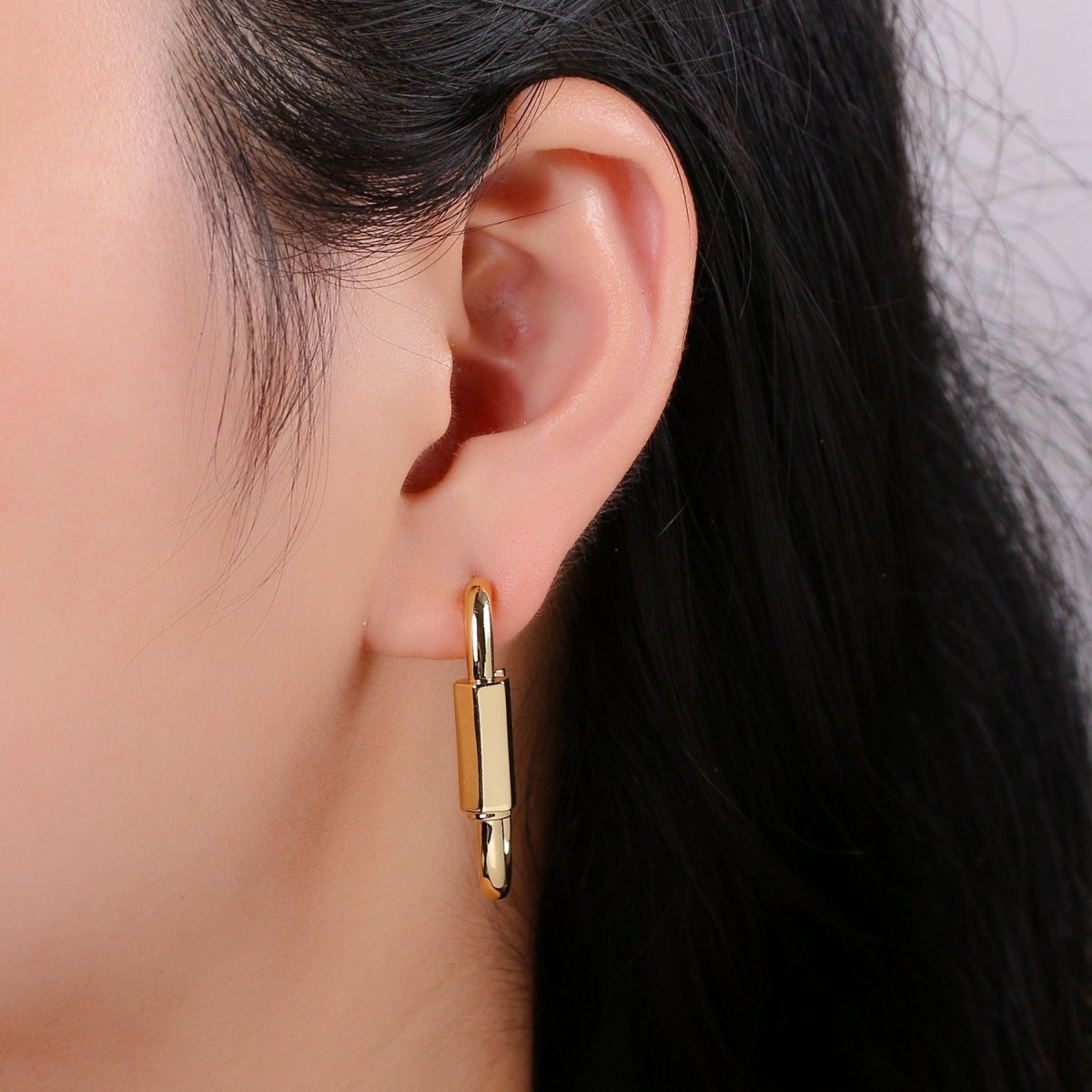 Chunky Carabiner Earrings, Thick Hoop Earrings, 14K Gold Filled Brass, Trend bold earrings, Bold gold earrings, Statement Q-279