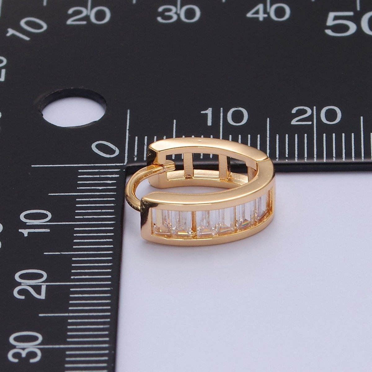 Chunky Pave Gold Earring Bold Huggie Earring T-436