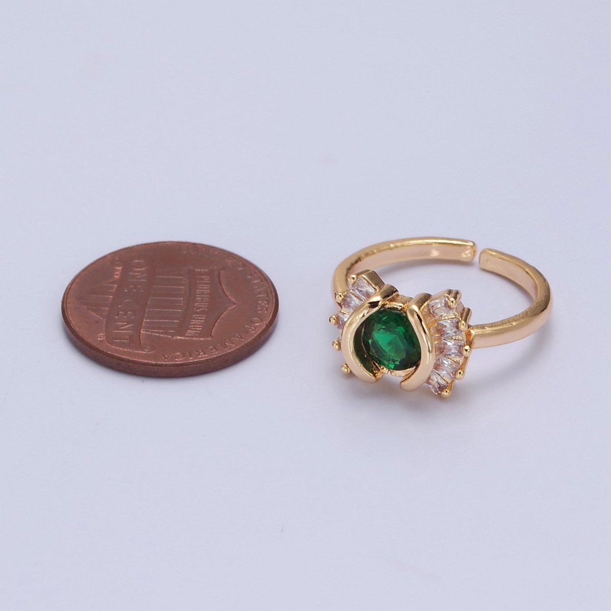 Dainty Emerald Green Stone Ring Sun Ring O-2178