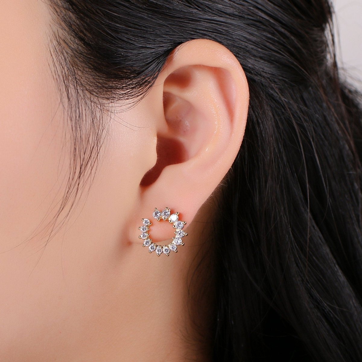 Dainty Gold Cz Cluster Stud Earrings, Clear Micro Pave Stud, Gold Clear Stud, Gold Earring Minimalist Geometric Design for Christmas gift Q-249