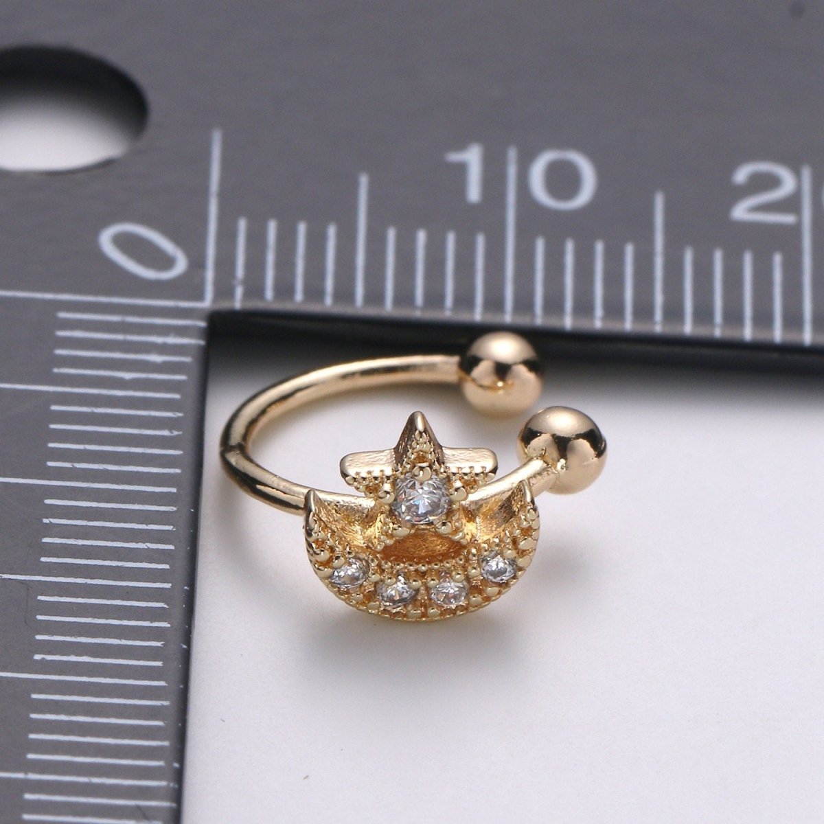 Dainty Moon Earcuff Gold Ear cuff cartilage earring no piercing, gold ear cuff, fake piercing, moon star earcuff, Celestial ear cuff wrap AI-081