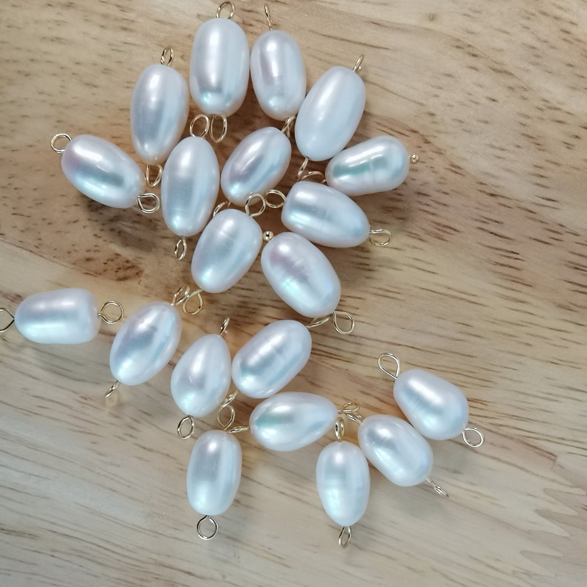 Dainty Oval Pearl Connectors - P-1798