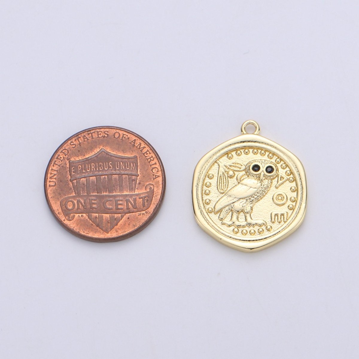 Dainty Owl Medallion Coin Pendant Gold Filled Round Owl Charm Owl Medallion Bird Pendant Charms 22x18mm C-909