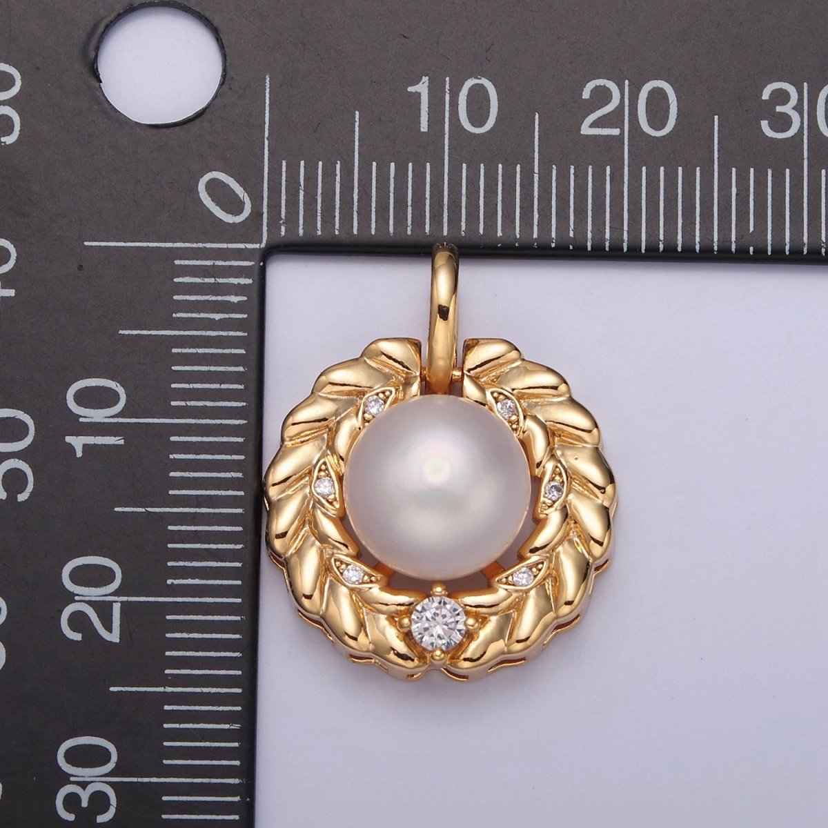 Dainty Pearl Charm Genuine Shell Pearl Pendant Vintage Bridal Wedding Jewelry I-045