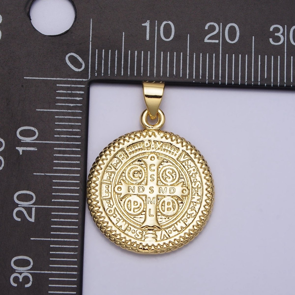 Double Sided Saint Benedict SMQLIVB PAX VRSNSMV Round Gold Pendant | AA076