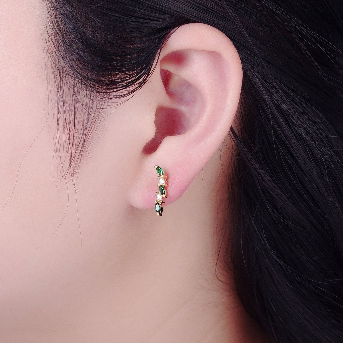 Emerald Green Cz Stud Earring T-524
