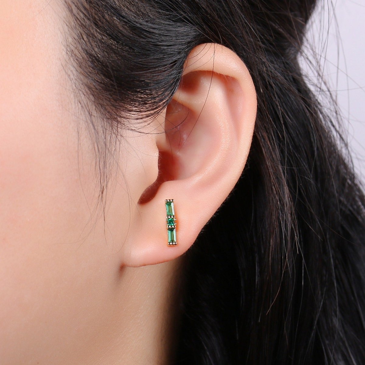 Emerald Stud Earring - Green Stone Stud Earring - Dainty Stud Earring -18k Gold Stud Earring Q-511