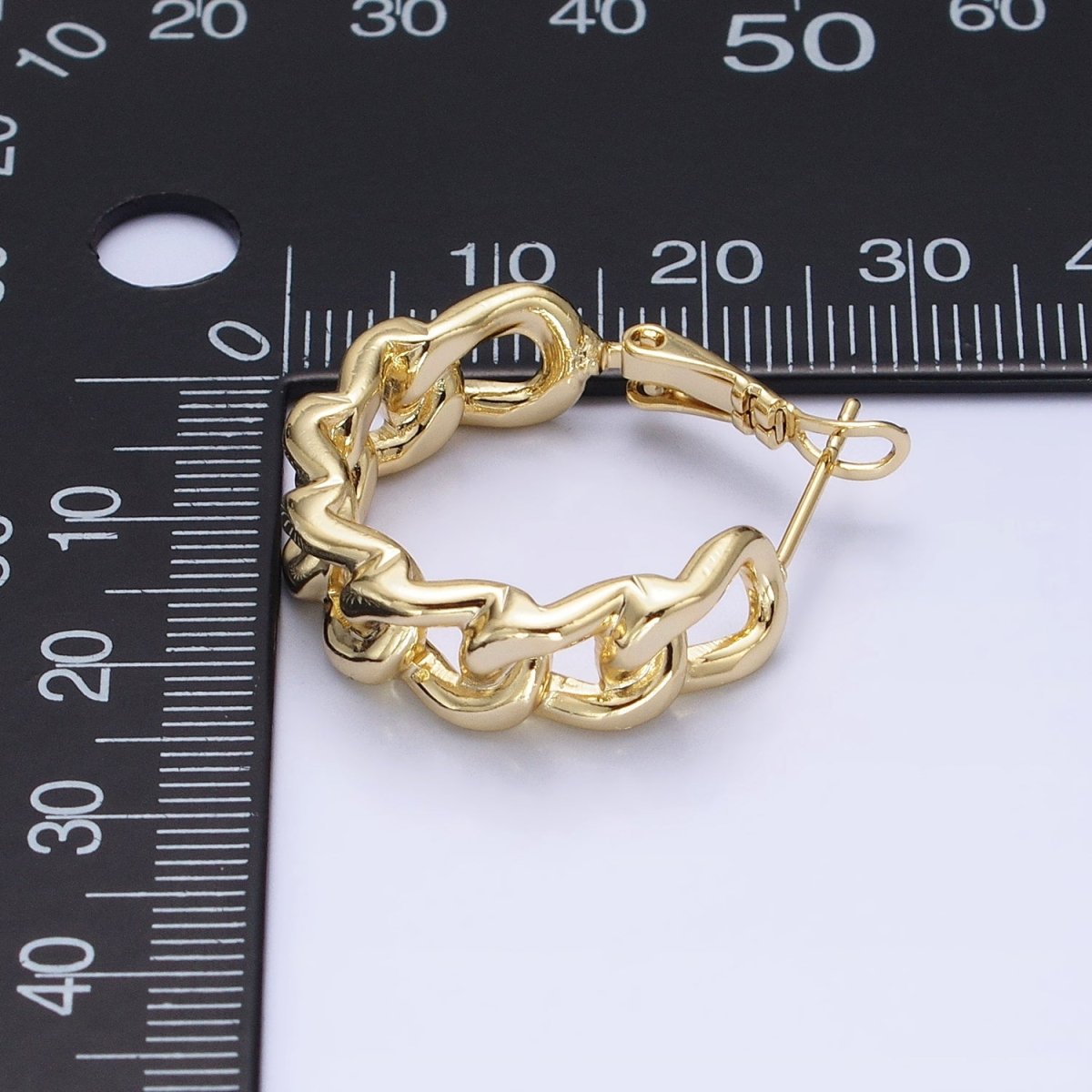 Gold 25mm Flat Curb Link Geometric Hoop Earrings | AB849