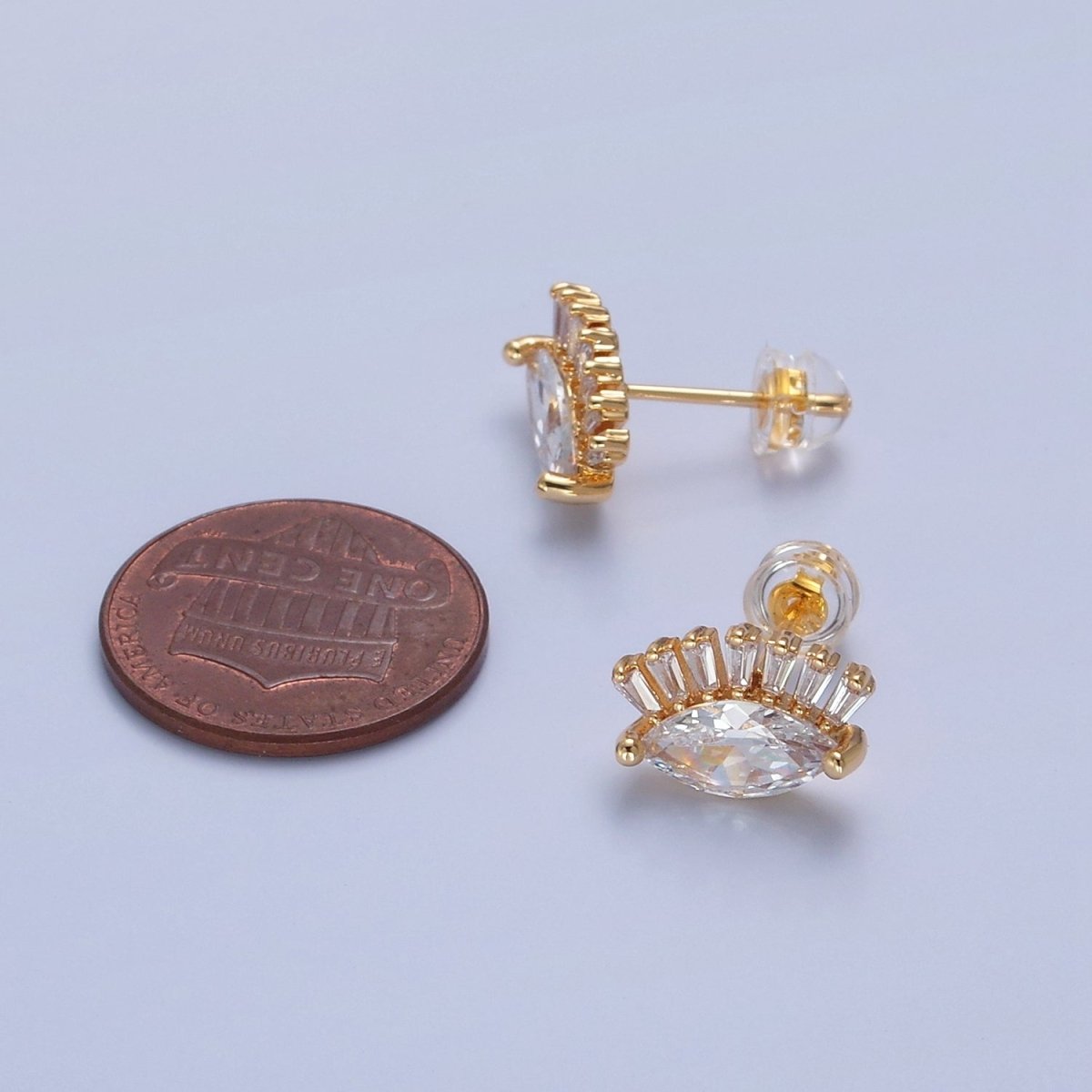 Gold Big Eye Stud Earring T-473