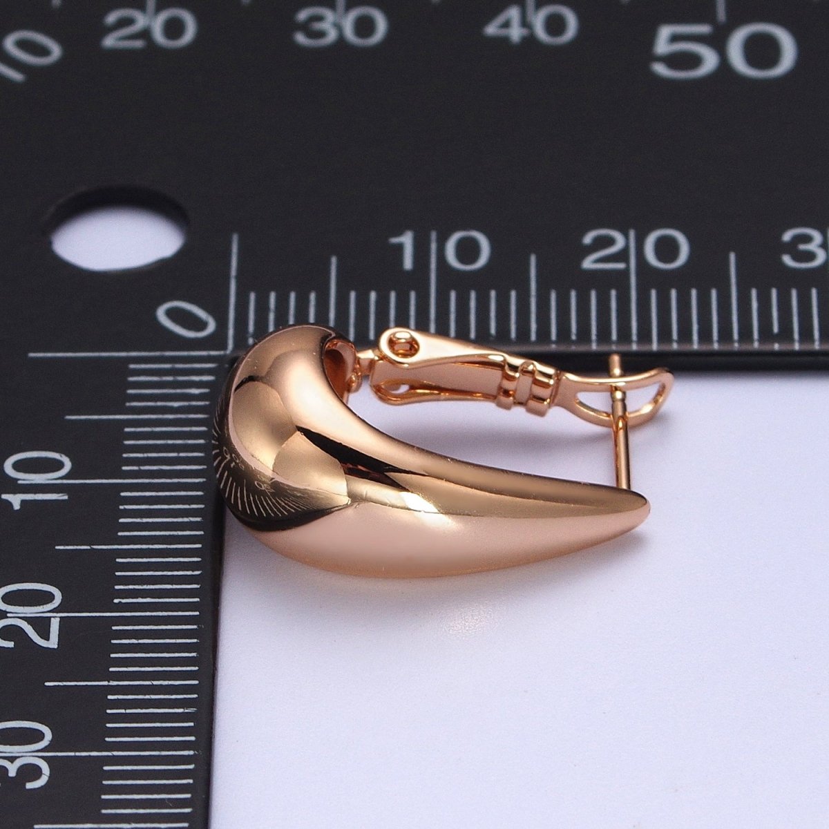 Gold Dome Oblong English Lock Latch Earrings | AB028