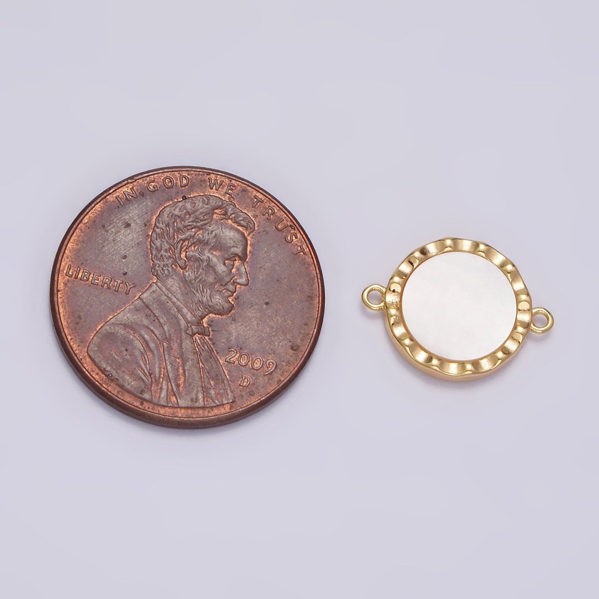 Gold Filled 10mm Shell Pearl Hammered Round Connector G-705