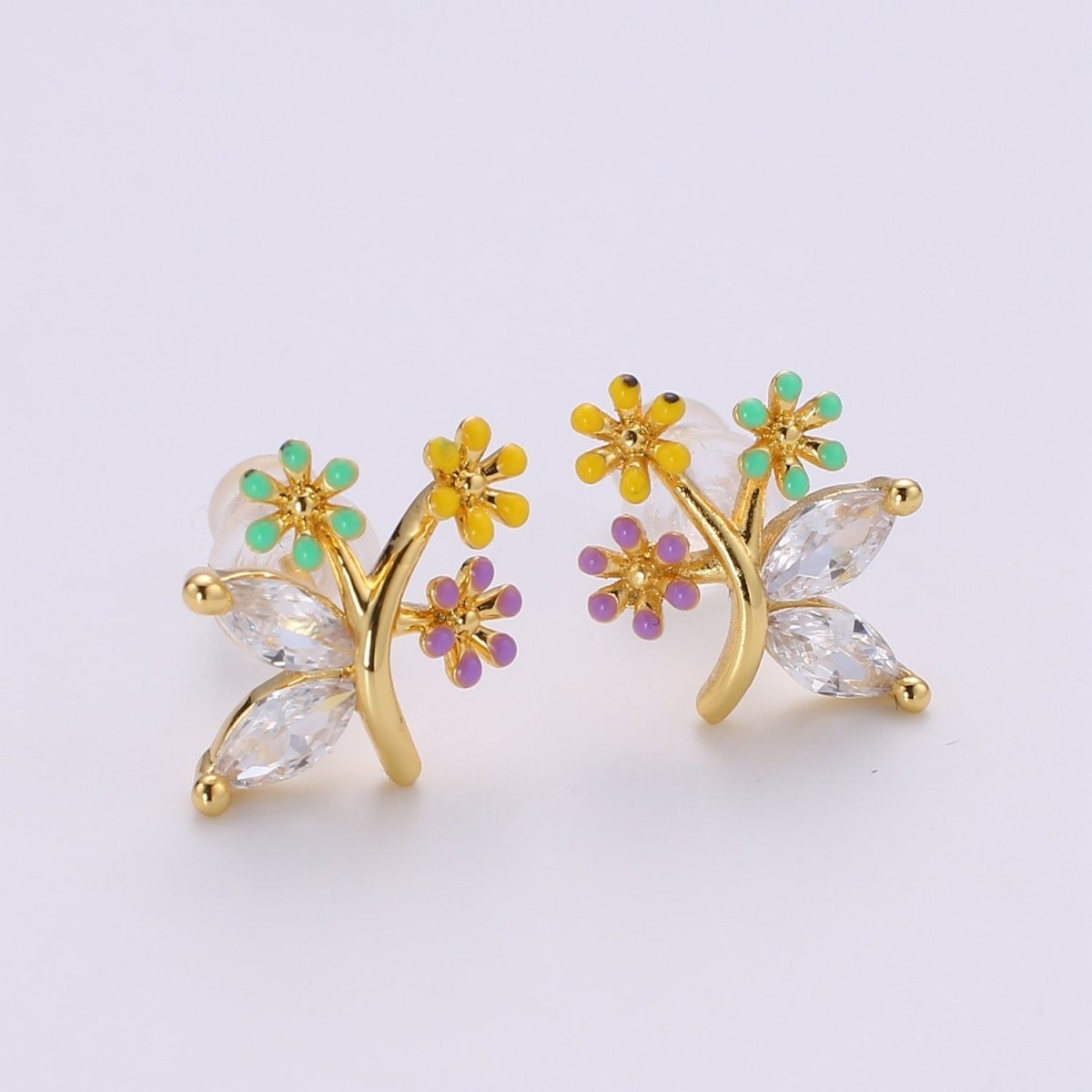 Gold Flower Stud Earring with Cz stone Q-380