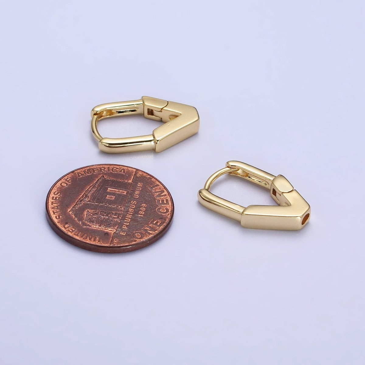 Gold Geometric V-Shaped Arrow Oblong Hoop Earrings | AB428