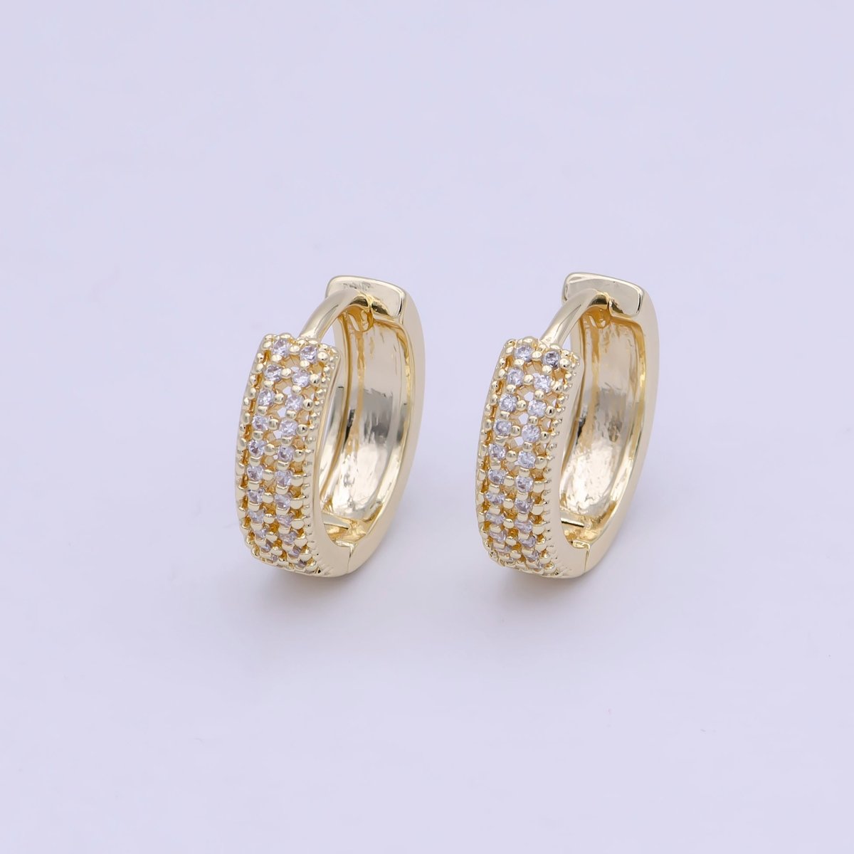 Gold Huggie Hoop Earrings Cubic Zirconia Everyday Jewelry Wholesale Fashion Jewelry T-340